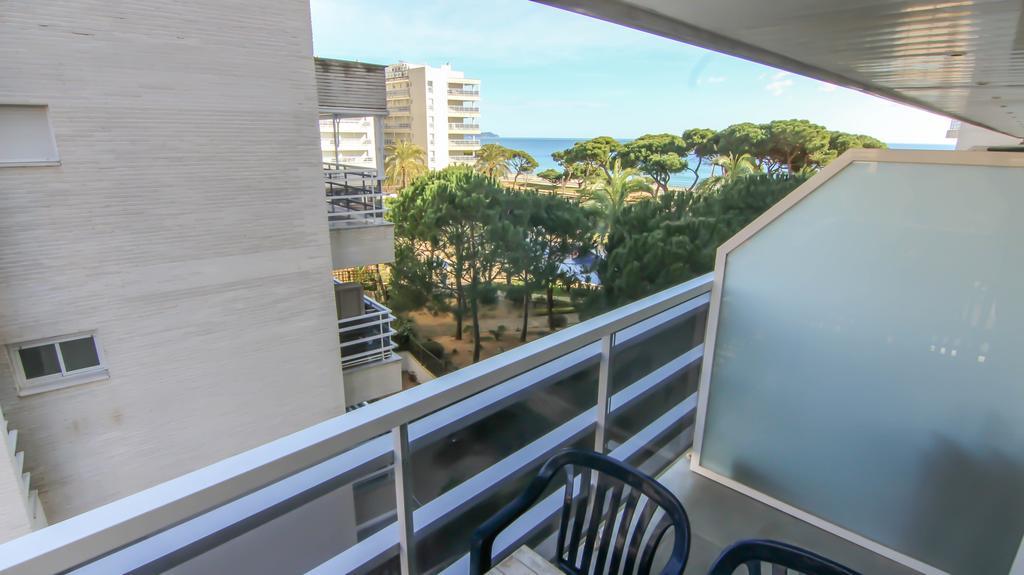 Beachfront Apartment With Pool And Garden S Abanell Blanes Kamer foto