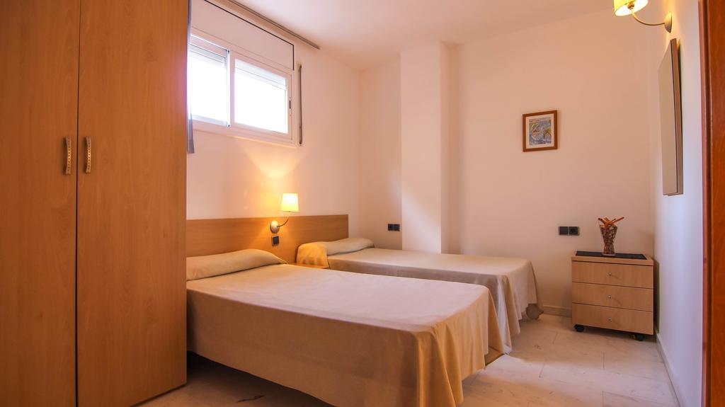 Beachfront Apartment With Pool And Garden S Abanell Blanes Kamer foto