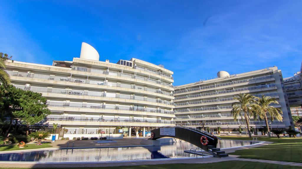 Beachfront Apartment With Pool And Garden S Abanell Blanes Buitenkant foto