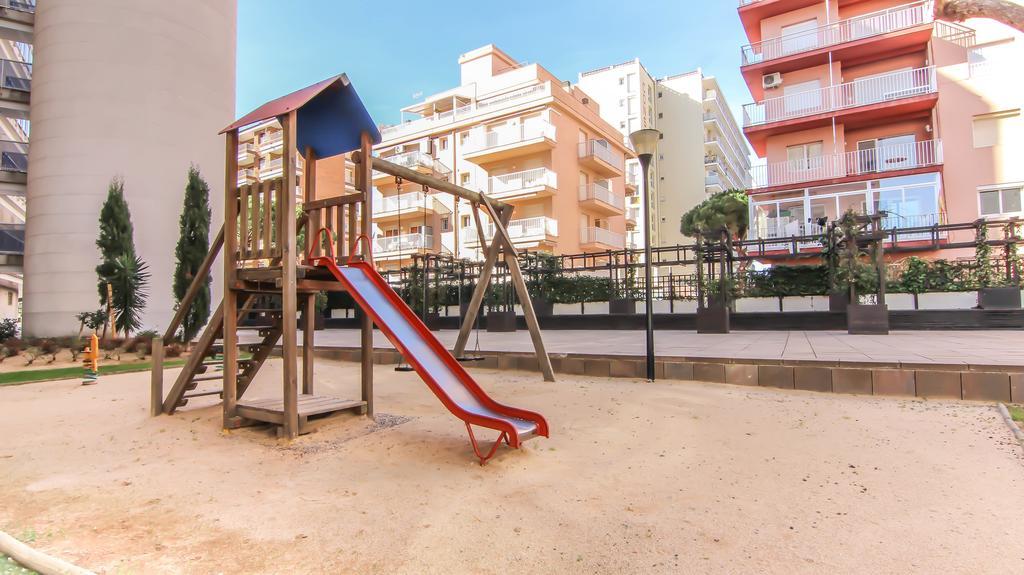 Beachfront Apartment With Pool And Garden S Abanell Blanes Buitenkant foto