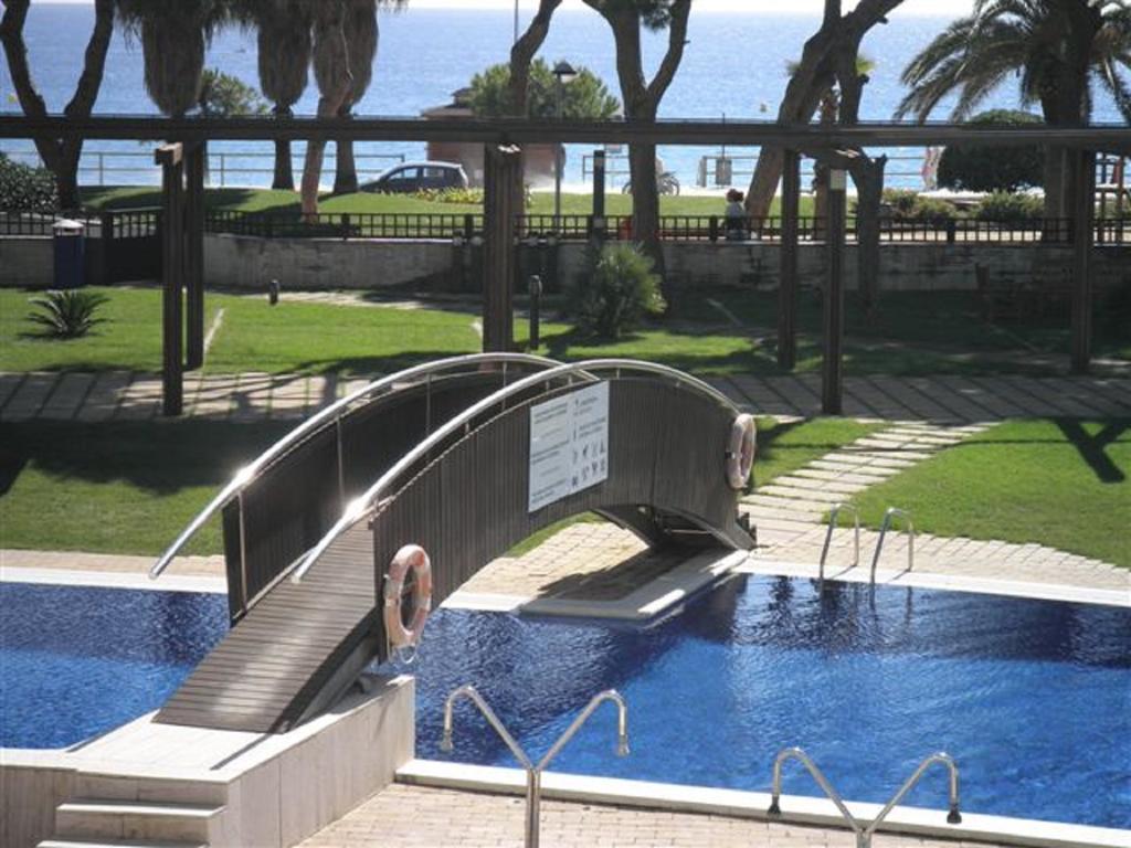 Beachfront Apartment With Pool And Garden S Abanell Blanes Buitenkant foto